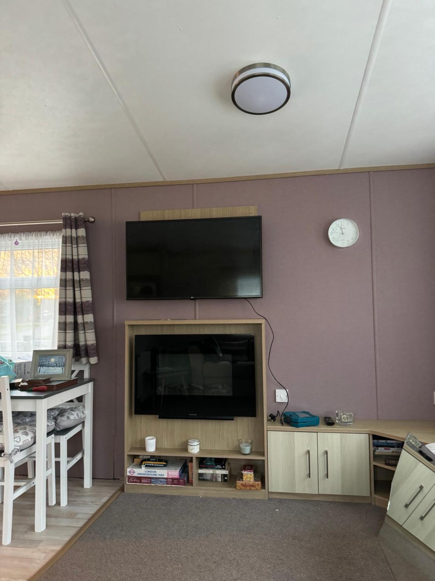 2 Bedroom Lakeview Lodge - Ensuite & Balcony Deck 康福斯 外观 照片