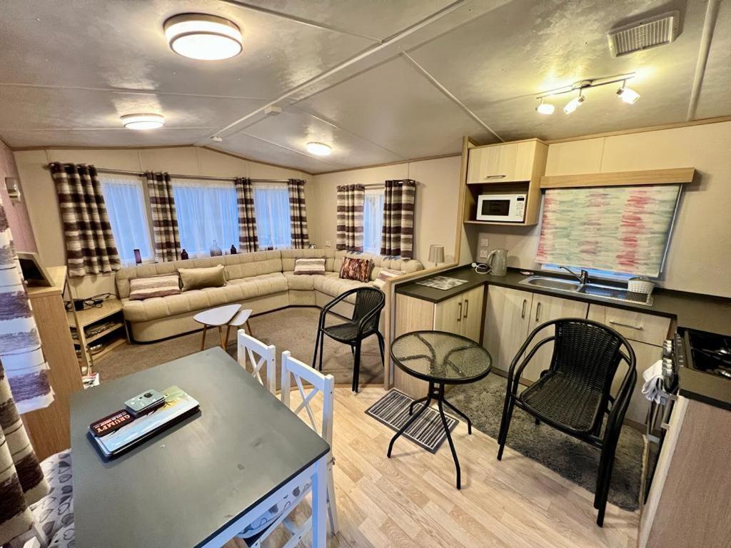 2 Bedroom Lakeview Lodge - Ensuite & Balcony Deck 康福斯 外观 照片