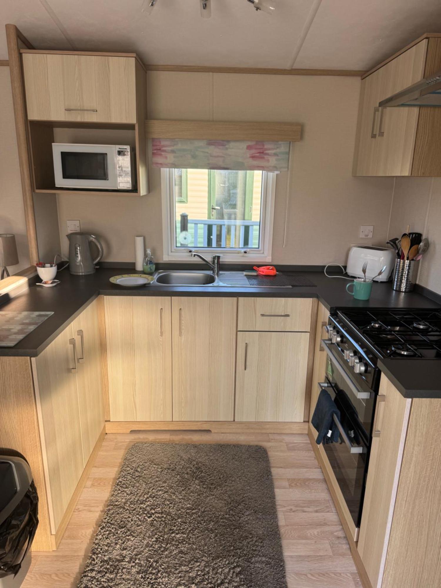 2 Bedroom Lakeview Lodge - Ensuite & Balcony Deck 康福斯 外观 照片