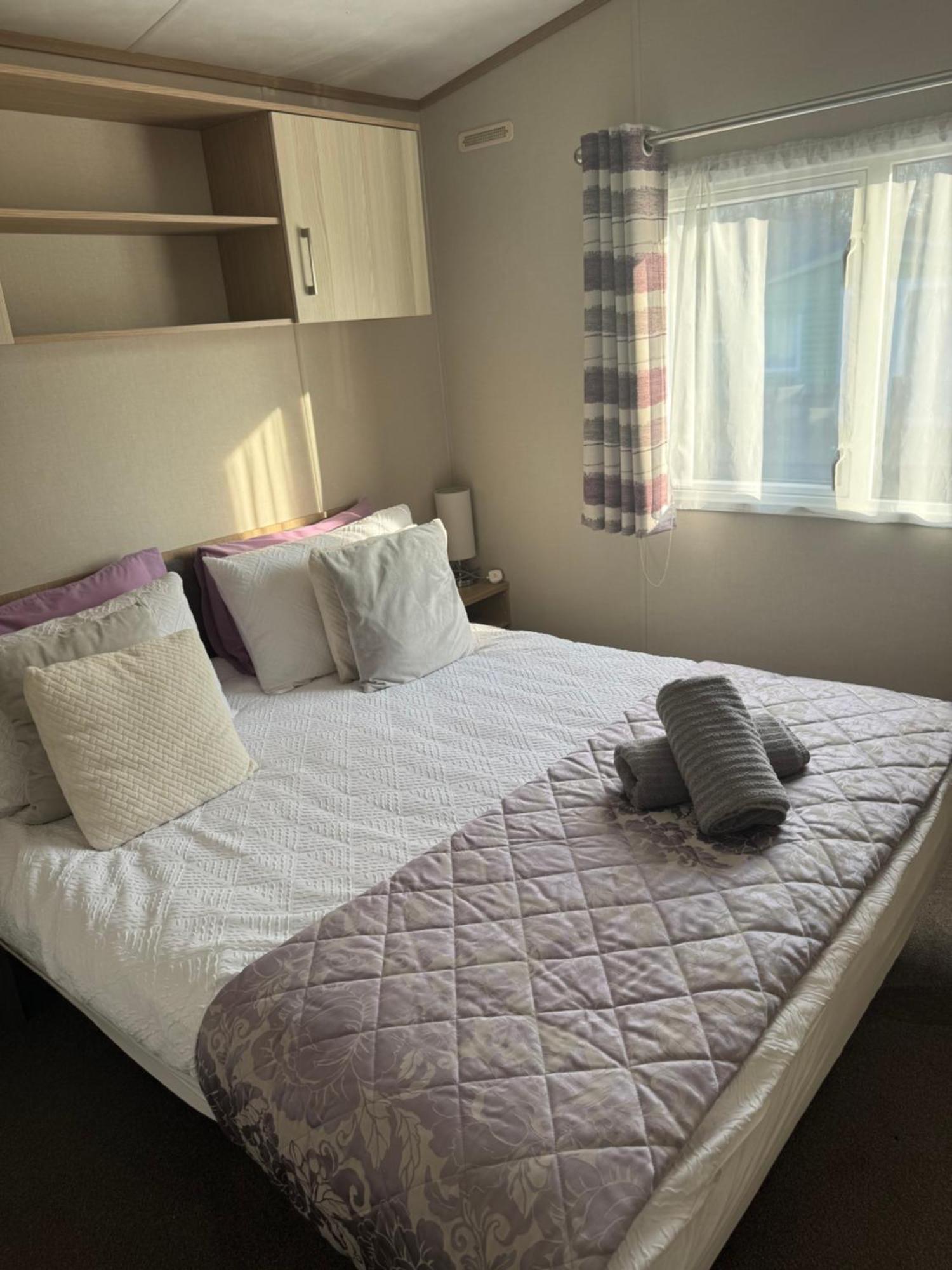 2 Bedroom Lakeview Lodge - Ensuite & Balcony Deck 康福斯 外观 照片